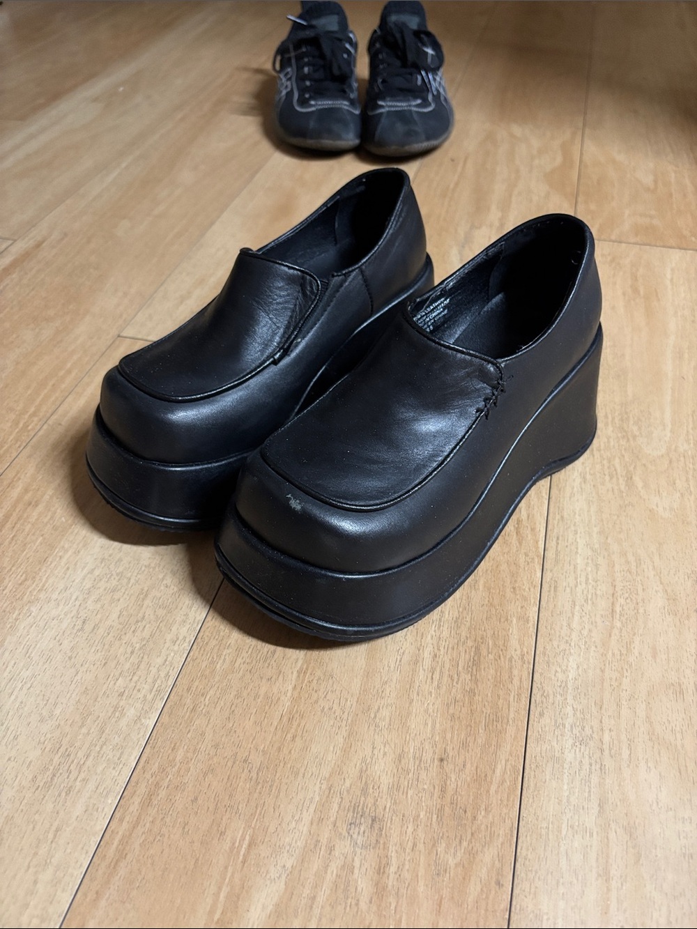 Unif Nana Platform Loafers